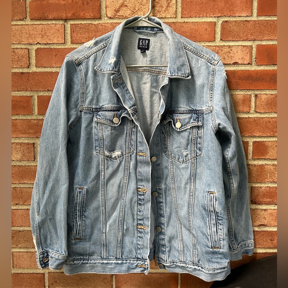GAP OVERSIZED ICON DENIM DISTRESSED JACKET